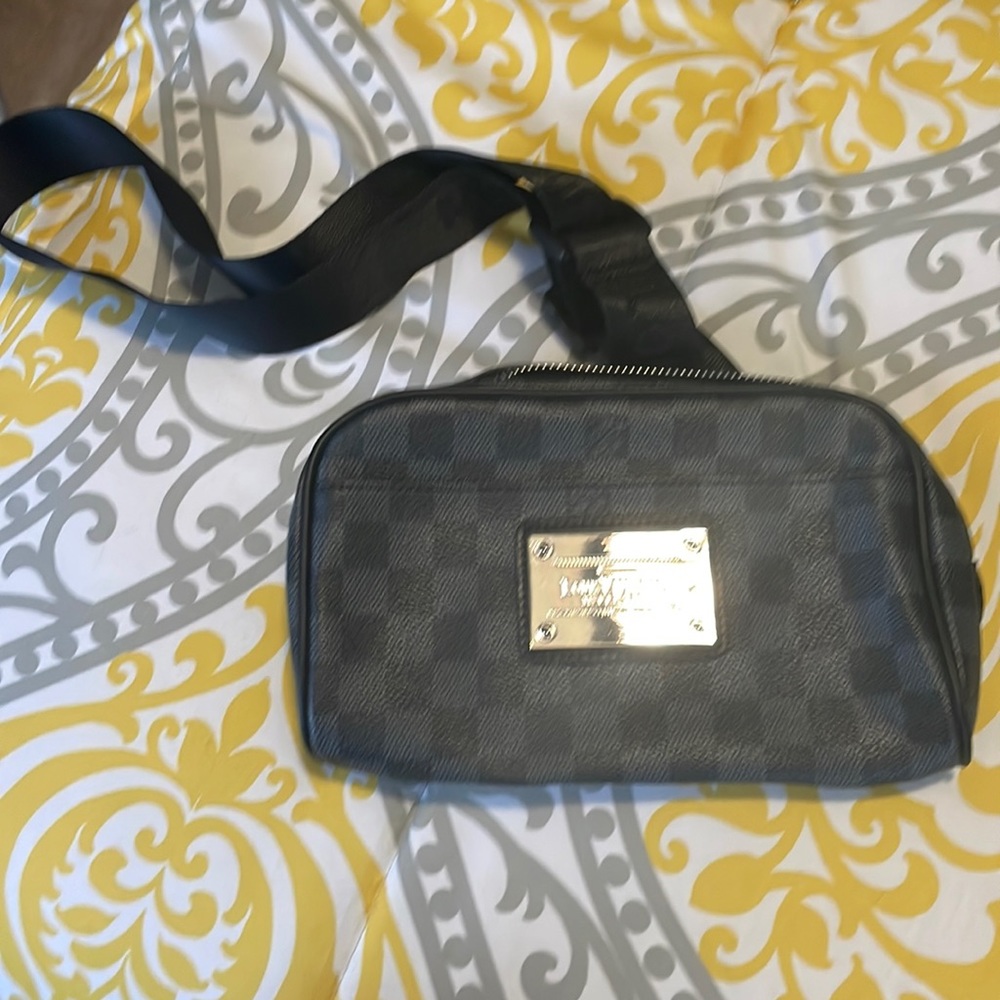 Louis Vuitton Fanny bag